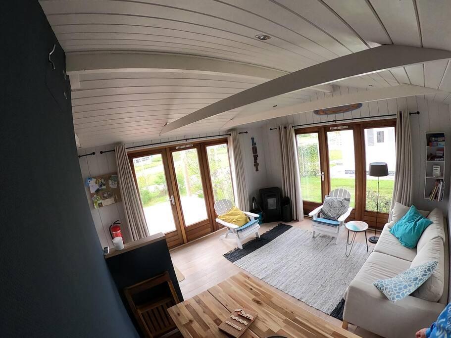 Strandvakantiehuisje! Воркум Экстерьер фото