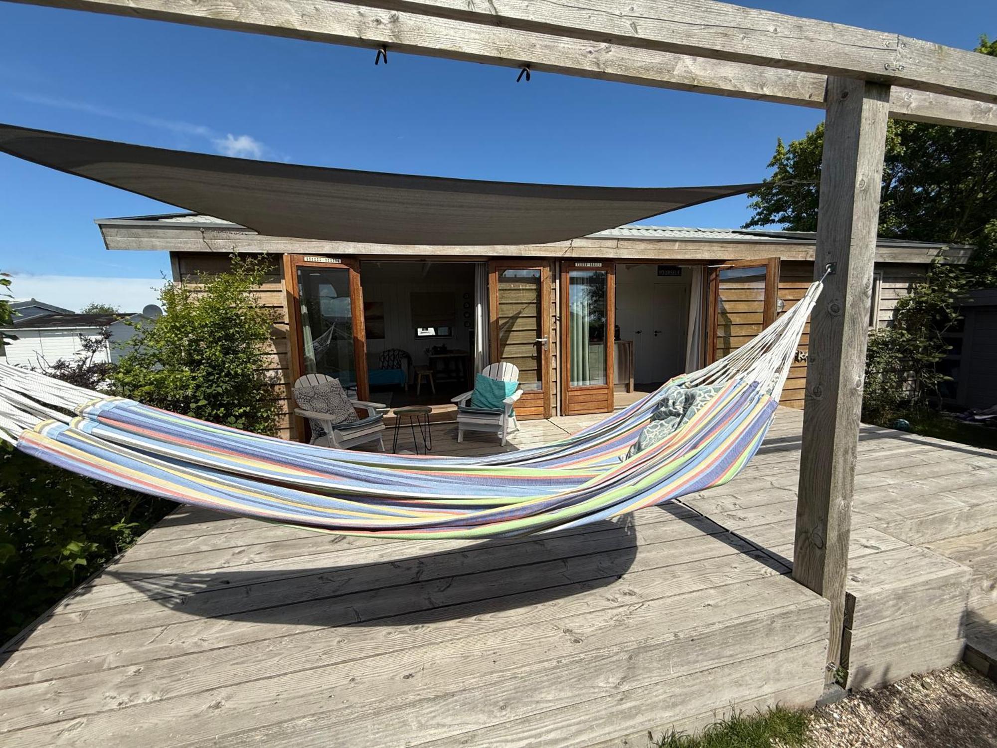 Strandvakantiehuisje! Воркум Экстерьер фото